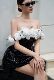  Váy đen cúp ngực hoa trắng RIDKID 