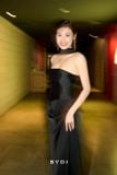  Váy đen dài choàng cổ BYDI 