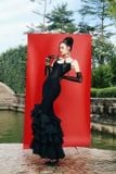 Váy đen dài tà đuôi cá kèm bao tay GLAMDOLL 