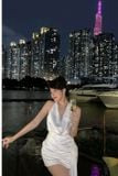  Váy lụa trắng cổ khoét sâu AYSERKRIS 