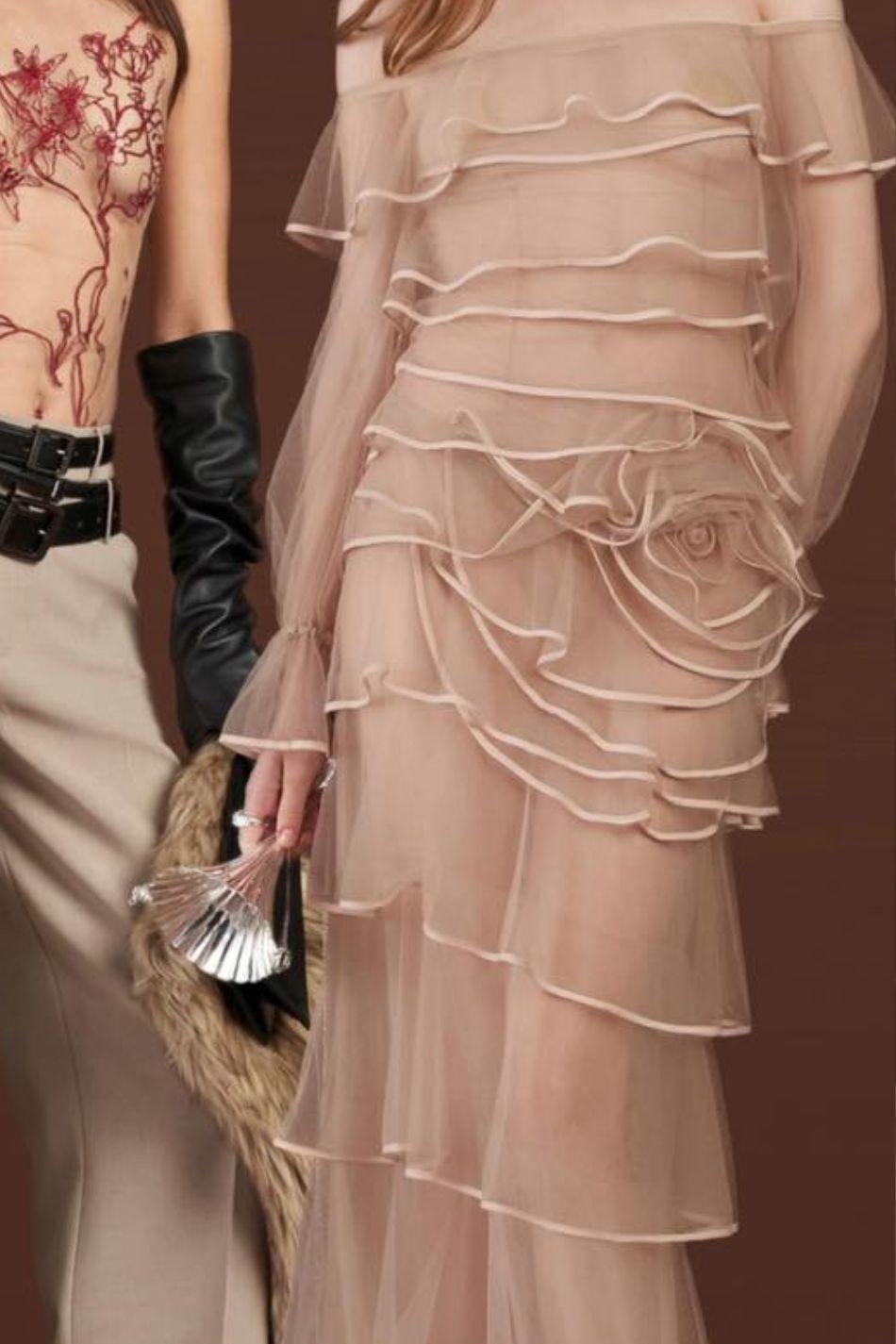  Váy nâu tầng dài DATT 