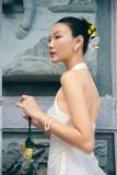  Váy trắng cổ yếm thêu hoa xanh LALIN 
