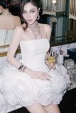  Váy trắng cúp ngực tà phồng hoa nổi MAEL FEMME 