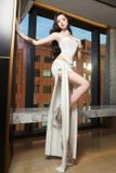  Váy trắng dài quấn tà GLAMDOLL 