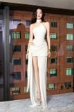  Váy trắng dài quấn tà GLAMDOLL 