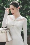  Váy trắng dài tay chéo ngực CHATS 