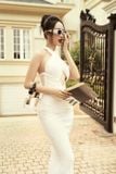  Váy trắng khoét chéo ngực GLAMDOLL 