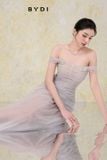  Váy dài xanh dương đính 2 hoa 2 bên ngực BY DI 