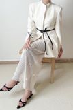  Set áo vest kèm hoa và thắt lưng kết hợp chân váy lưới WHITE ANT 