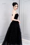 Váy đen dài cúp ngực tà tầng có charm bên hông PARAMO 