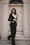 Set vest đen quần dài cổ bẻ kem THE SOUL 