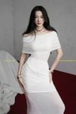  Set trắng áo thun bẹt vai tay dài kèm chân váy xẻ LANEJT 