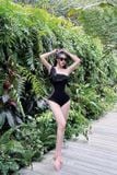  Set bikini kết hợp choàng đen NG 3.5 