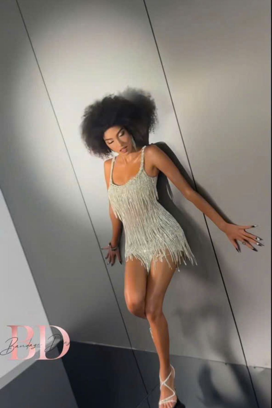  Váy bạc ngắn đính dây đá tua rua BANDAGE DRESS 