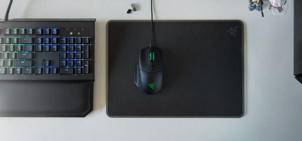  Chuột Razer Basilisk 