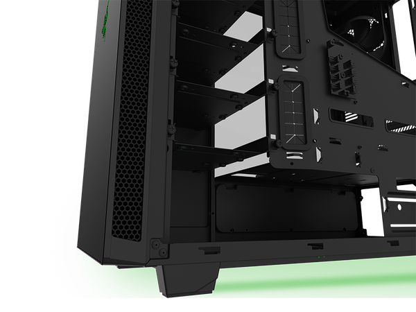  NZXT H440 DESIGNED BY RAZER™ 