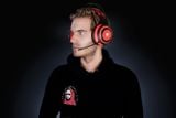  Tai nghe Razer Nari Ultimate PewDiePie Edition 