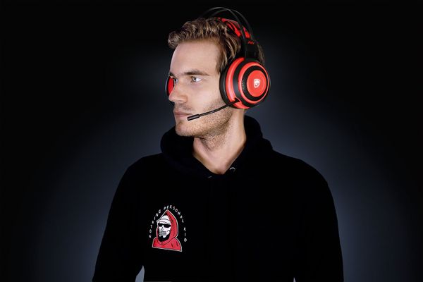  Tai nghe Razer Nari Ultimate PewDiePie Edition 