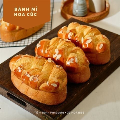 BÁNH MÌ HOA CÚC