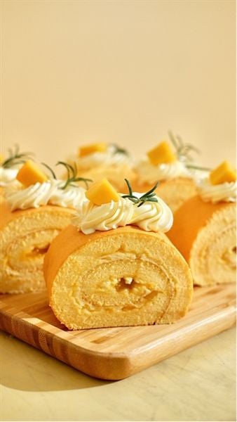 BÁNH CUỘN PHOMAI MỨT XOÀI