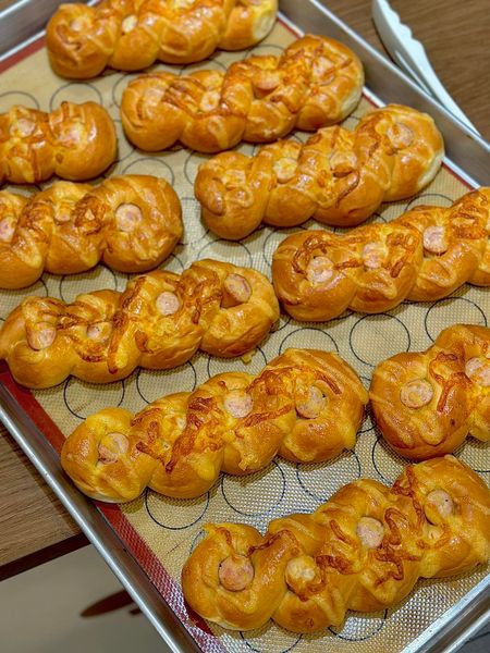 BÁNH MÌ XÚC XÍCH