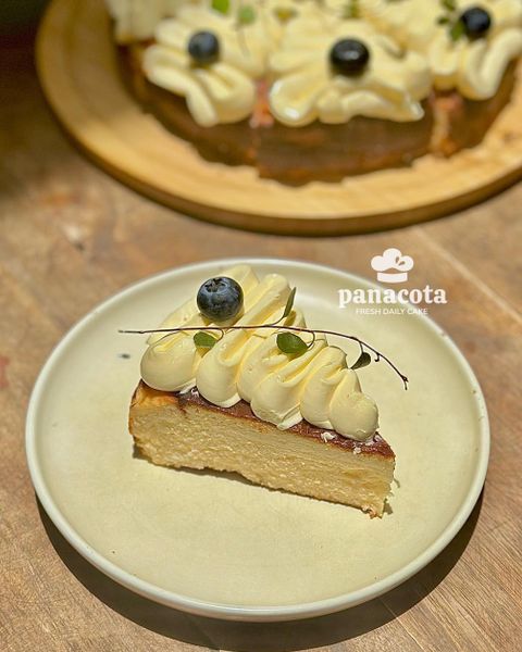 BURNT CHEESE CAKE - PHOMAI CHÁY MIẾNG CẮT