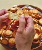 BÁNH QUY MẶN KẸP NOUGAT VỊ SỮA