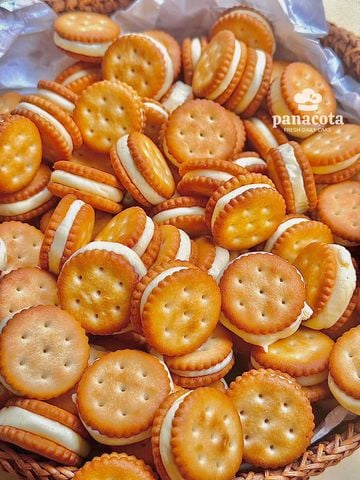 BÁNH QUY MẶN KẸP NOUGAT VỊ SỮA