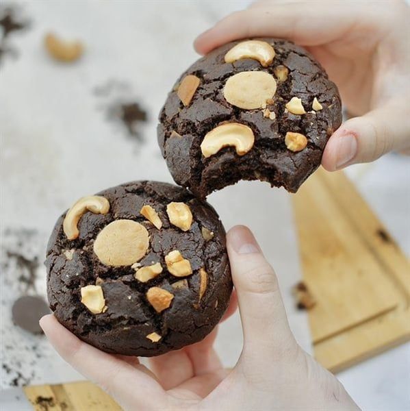 CHOCONUT COOKIE