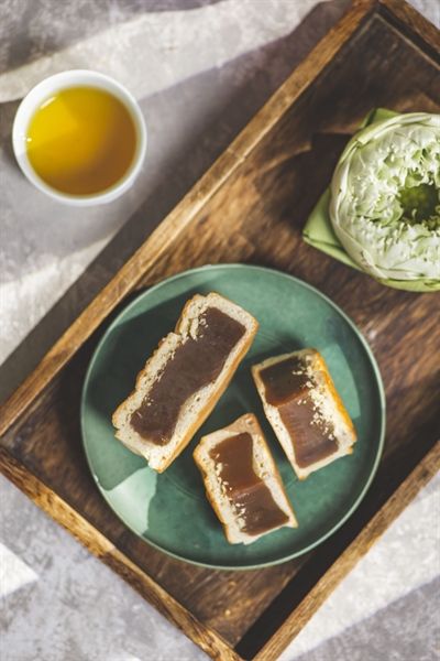 BÁNH NƯỚNG HẠT SEN TÁO ĐỎ