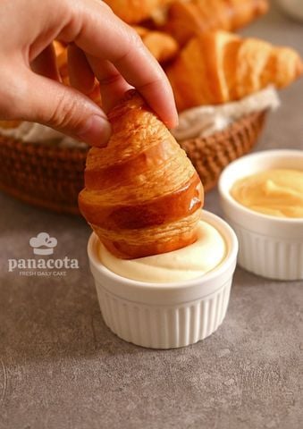 SỪNG BÒ MINI CHẤM SỐT (6C) - MINI CROISSANT