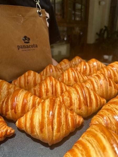 BÁNH SỪNG BÒ - CROISSANT PLAIN