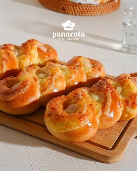 BÁNH MÌ XÚC XÍCH