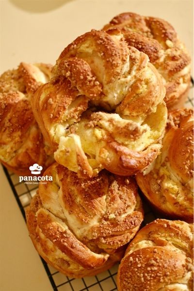 BÁNH MÌ KHOAI LANG PHOMAI