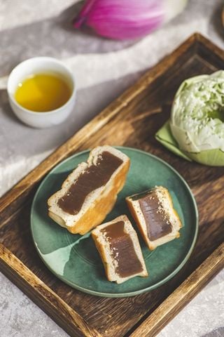 BÁNH NƯỚNG HẠT SEN TÁO ĐỎ