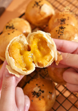 Bánh trung thu Lava trứng muối