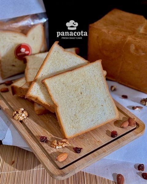 BÁNH MÌ GỐI BƠ SỮA