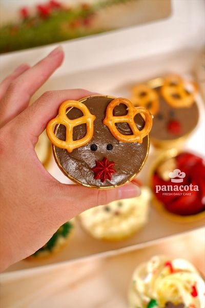 SET CUPCAKE KEM BƠ 6C