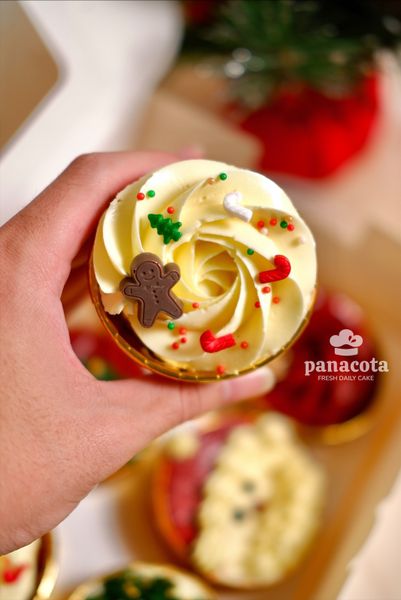 SET CUPCAKE KEM BƠ 6C