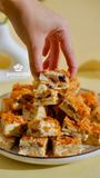 BÁNH BÔNG TUYẾT CHÀ BÔNG NGŨ VỊ 300GR