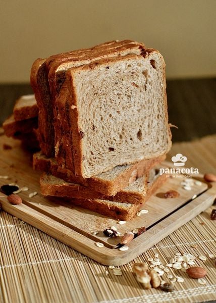 BÁNH MÌ GỐI NGUYÊN CÁM NGŨ CỐC