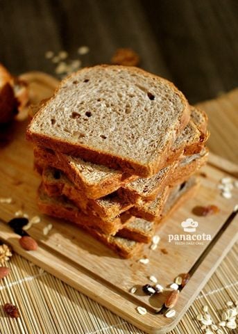 BÁNH MÌ GỐI NGUYÊN CÁM NGŨ CỐC