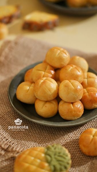 BÁNH DỨA MINI (HỘP 16C)