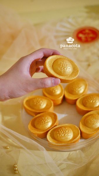 BÁNH DỨA THẦN TÀI