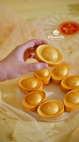 BÁNH DỨA THẦN TÀI