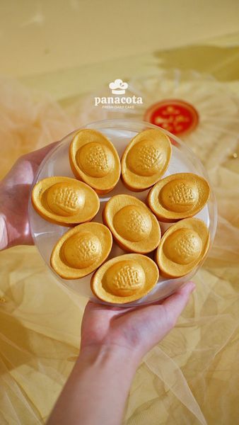 BÁNH DỨA THẦN TÀI