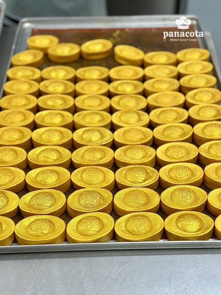 BÁNH DỨA THẦN TÀI