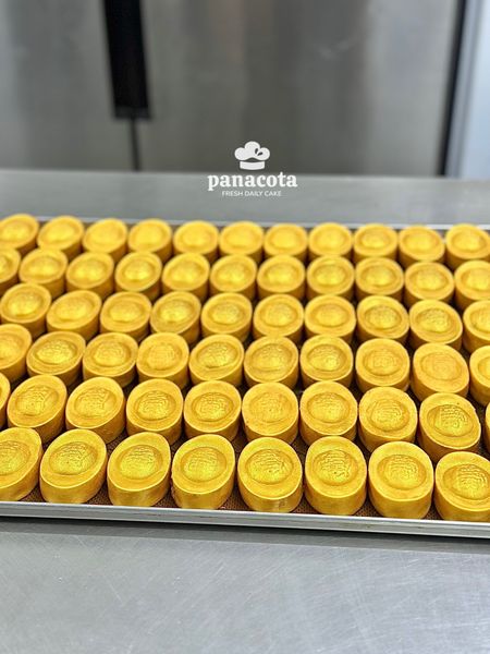 BÁNH DỨA THẦN TÀI