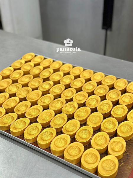 BÁNH DỨA THẦN TÀI