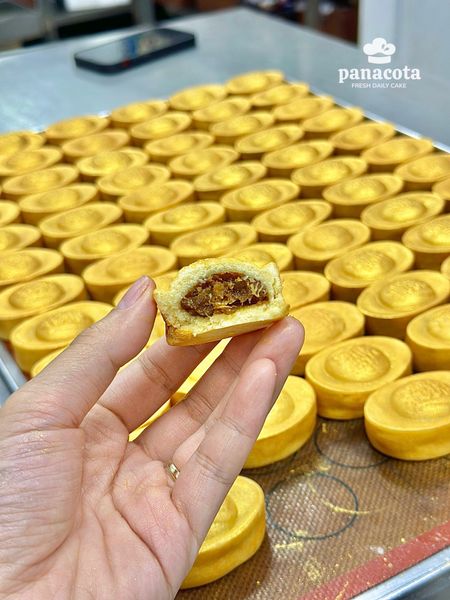 BÁNH DỨA THẦN TÀI